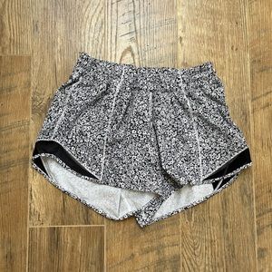 Ditsy Daisy White Black / Black